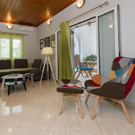 Thano'S Stylish Flat Just 150M To The Beach Farai Bagian luar foto