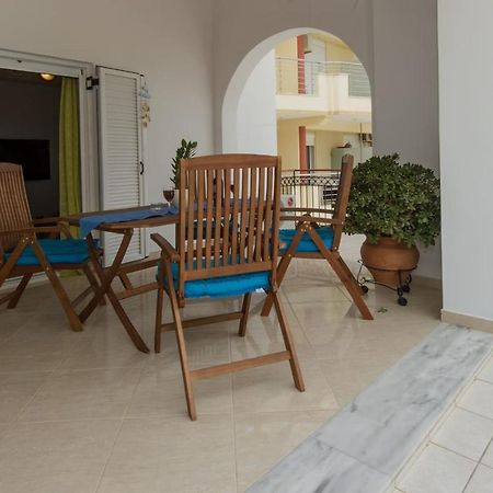 Thano'S Stylish Flat Just 150M To The Beach Farai Bagian luar foto